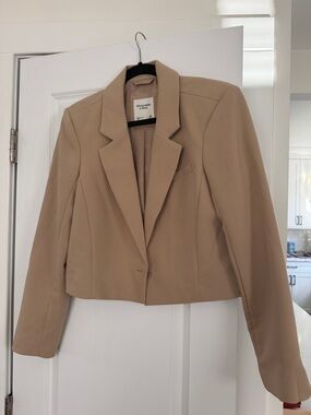 Abercrombie & Fitch Women's Cropped Blazer in Tan medium